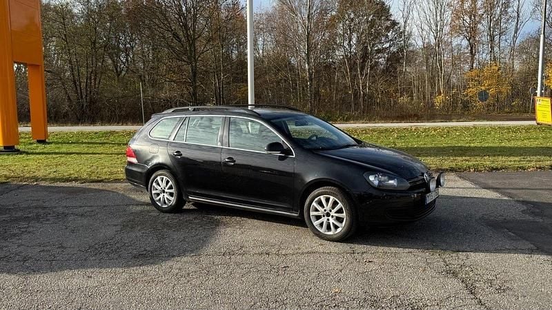 Svart Begagnad 2012 VW Golf VII Kombi | 69 000 kr (Bra pris) - Bild 1/4
