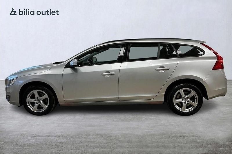 Begagnad Volvo V60 Business Edition 152 HK (111 kW) 2016 Silver Kombi