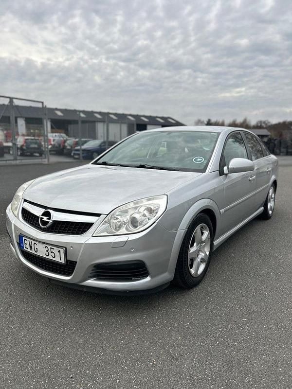 Grå Begagnad 2008 Opel Vectra GTS Sedan | 29 999 kr - Bild 1/4