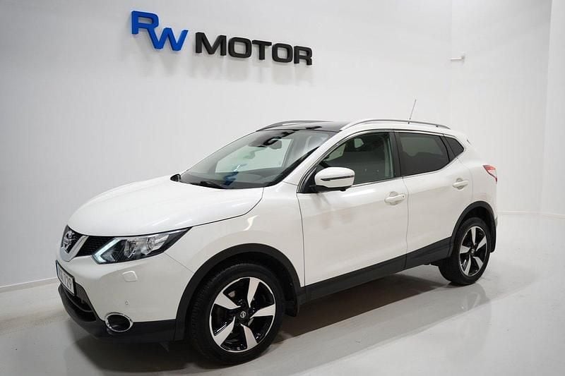 Vit Begagnad 2016 Nissan Qashqai 360º SUV | 144 700 kr (Lite dyr) - Bild 1/4