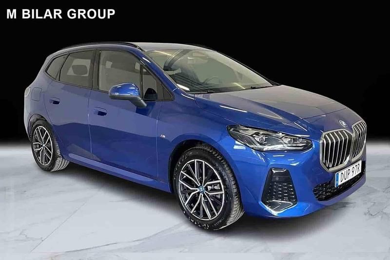 Blå Begagnad 2025 BMW 230e Active Tourer Minibuss | 519 000 kr - Bild 1/1