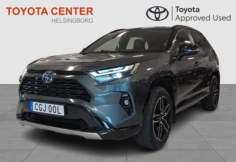 Grå Begagnad 2023 Toyota RAV4 Hybrid SUV | 409 900 kr (Marknadspris) - Bild 1/4