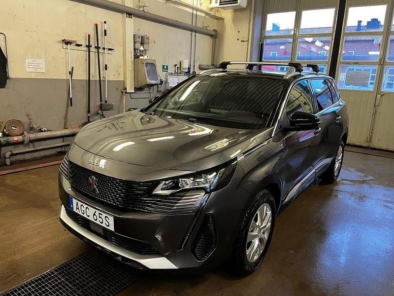 Grå metallic Begagnad 2024 Peugeot 5008 SUV | 285 000 kr (Superpris) - Bild 1/4