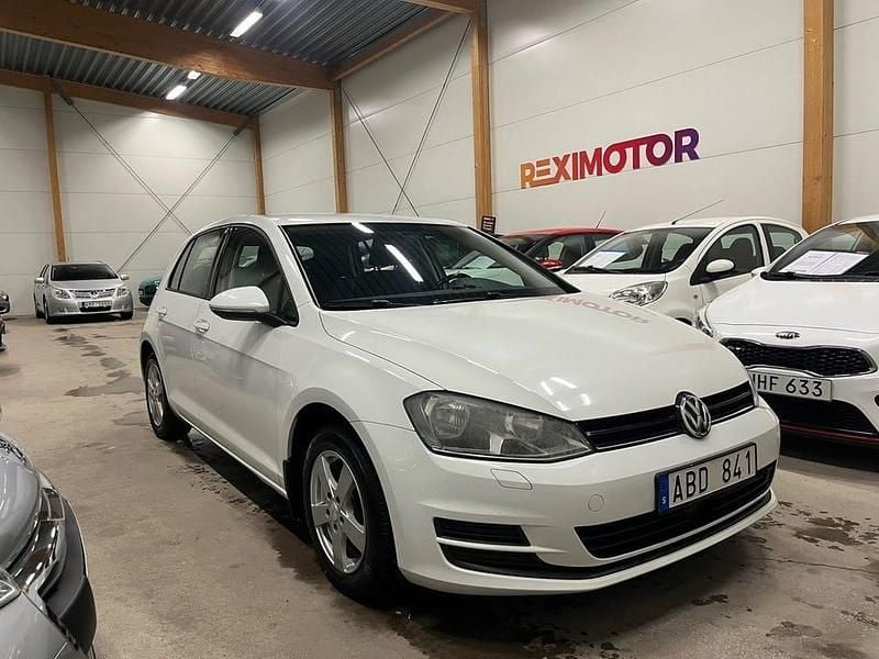 Begagnad VW Golf VII 105 HK (77 kW) 2013 Vit Halvkombi