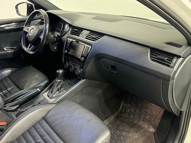 Begagnad Skoda Octavia RS 184 HK (135 kW) 2015 Vit Kombi