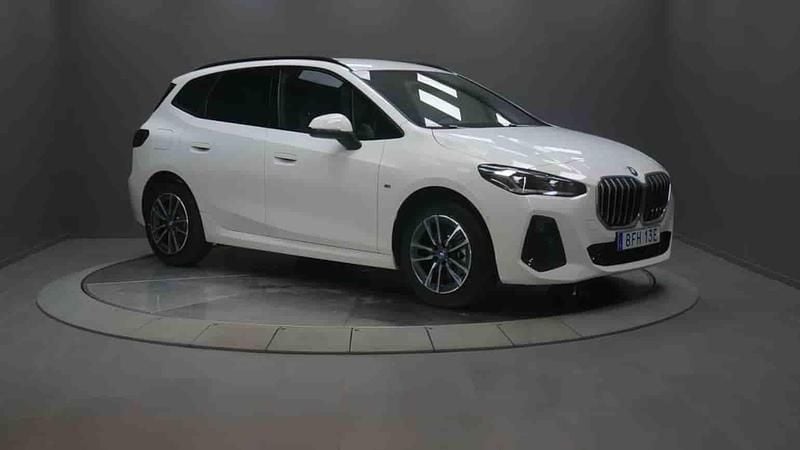 Vit Begagnad 2025 BMW 225 Active Tourer Minibuss | 439 000 kr - Bild 1/1