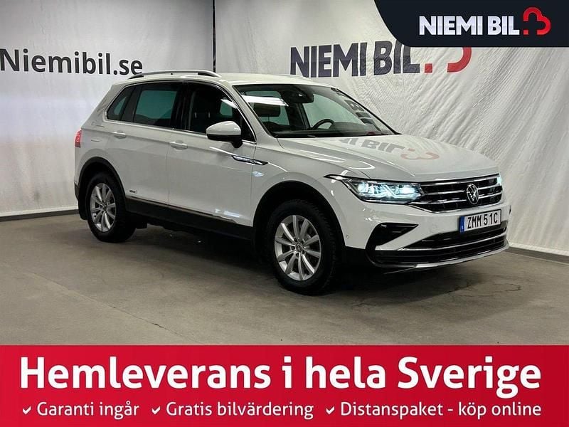 Vit Begagnad 2021 VW Tiguan Elegance SUV | 299 900 kr (Marknadspris) - Bild 1/3