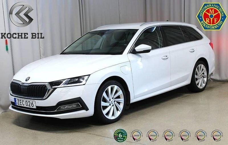 Vit Begagnad 2021 Skoda Octavia Style Kombi | 234 900 kr (Bra pris) - Bild 1/3