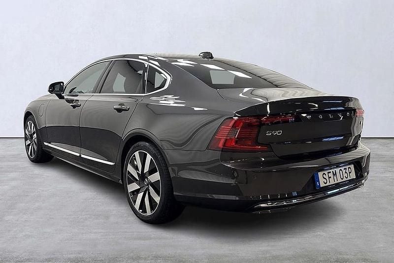Begagnad Volvo S90 Ultimate 455 HK (334 kW) 2023 Grå Sedan