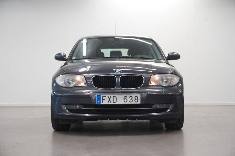Grå Begagnad 2007 BMW 116 Advantage Halvkombi | 44 900 kr (Bra pris) - Bild 1/4