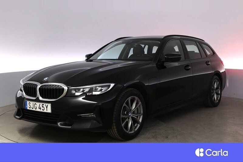 Svart Begagnad 2021 BMW 330e Sport Line Kombi | 285 900 kr (Superpris) - Bild 1/2