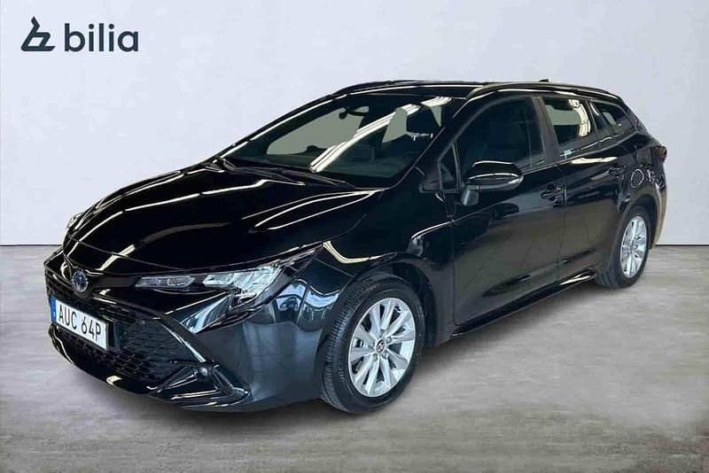 Svart Begagnad 2024 Toyota Corolla Active Kombi | 309 900 kr (Marknadspris) - Bild 1/1