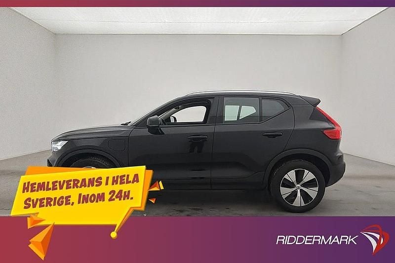 Svart Begagnad 2020 Volvo XC40 Momentum SUV | 304 800 kr (Bra pris) - Bild 1/3