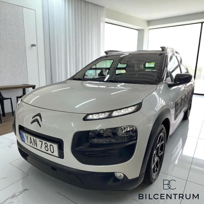 Vit Begagnad 2015 Citroën C4 Cactus Halvkombi | 84 900 kr (Marknadspris) - Bild 1/4