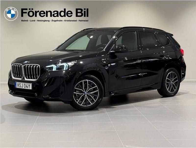 Safirsvart metallic Begagnad 2025 BMW X1 M Sport SUV | 529 000 kr (Dyr) - Bild 1/4