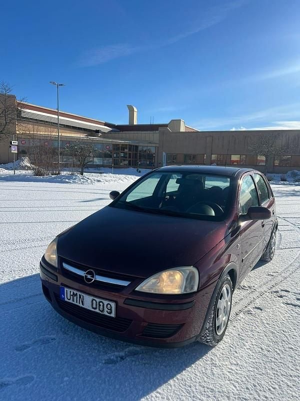 Begagnad Opel Corsa 75 HK (55 kW) 2004 Halvkombi