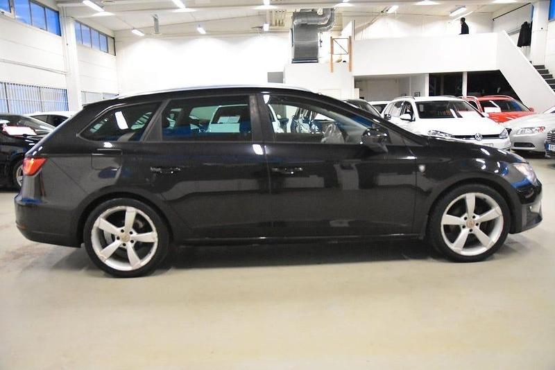 Begagnad Seat Leon ST FR 150 HK (110 kW) 2014 Svart Kombi