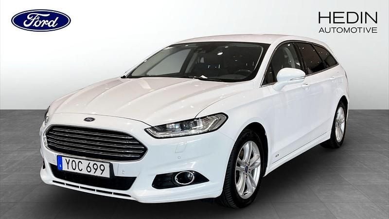 Vit (white) Begagnad 2017 Ford Mondeo Titanium Kombi | 149 900 kr (Marknadspris) - Bild 1/4