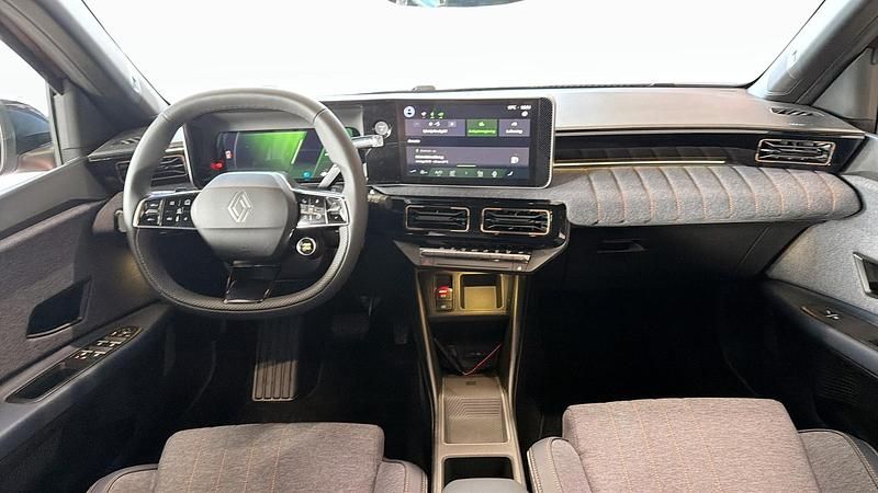 Begagnad Renault 4 E-Tech Techno 110 kW (150 HK) 2025 Röd (red) SUV