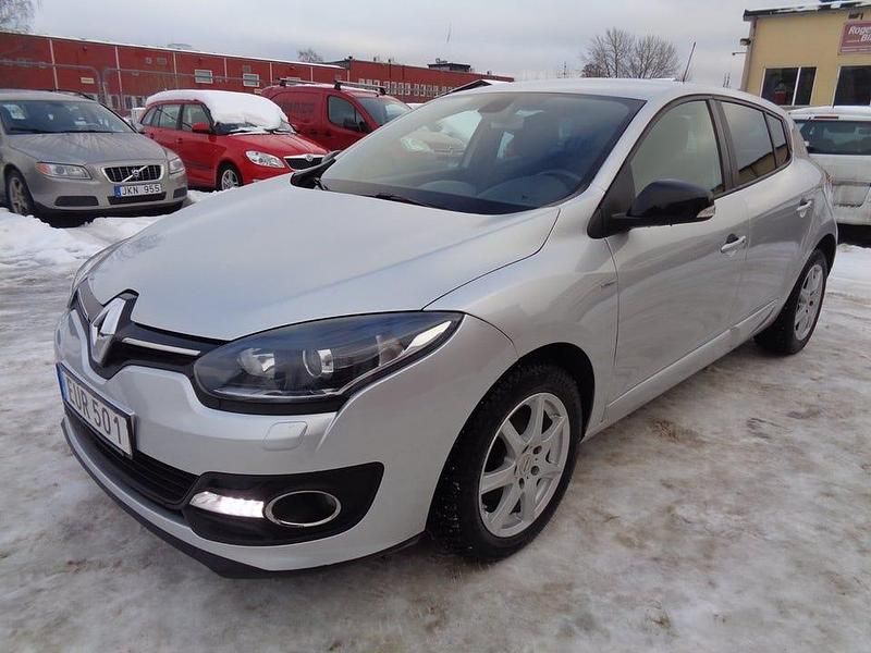 Silver Begagnad 2015 Renault Mégane III LIMITED Halvkombi | 64 900 kr (Marknadspris) - Bild 1/4