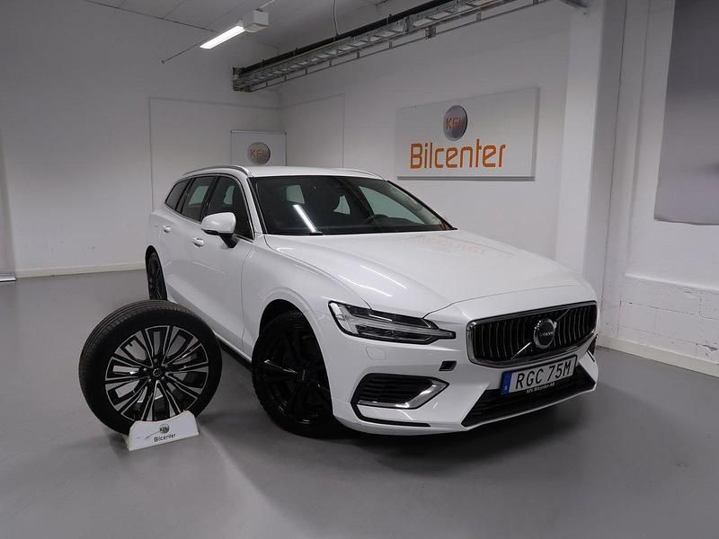 Vit Begagnad 2022 Volvo V60 Kombi | 349 900 kr (Bra pris) - Bild 1/3