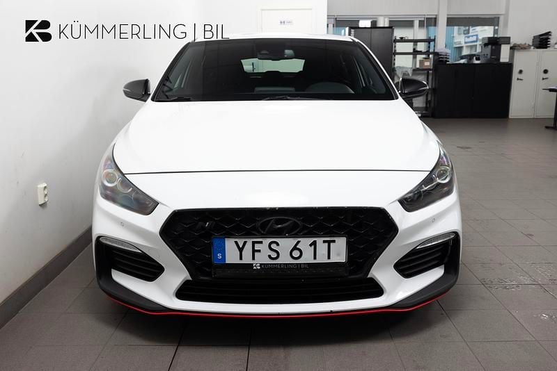Begagnad Hyundai i30 N Line 250 HK (183 kW) 2019 Vit Halvkombi