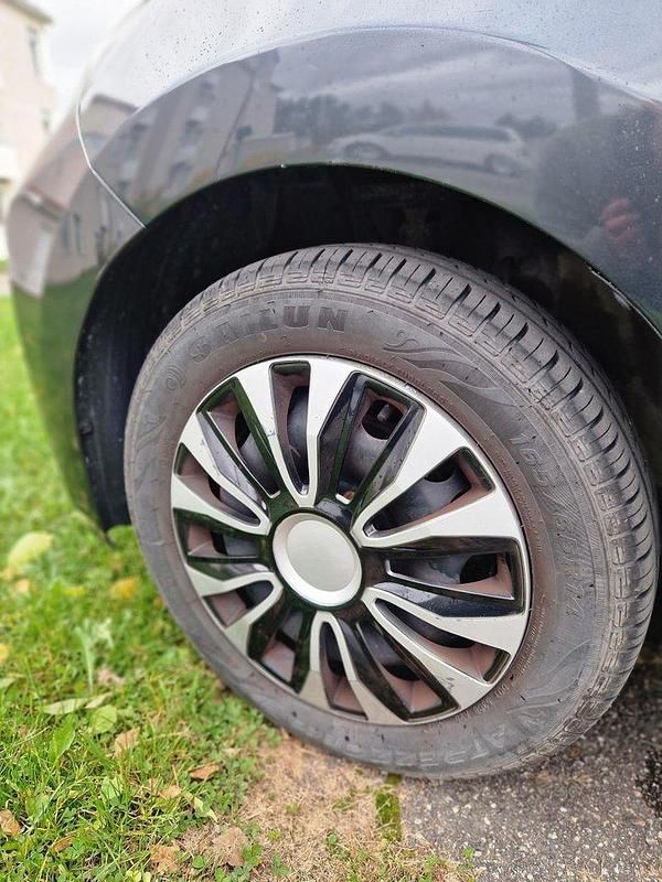 Begagnad Toyota Aygo X-play 69 HK (50 kW) 2015 Grå Halvkombi