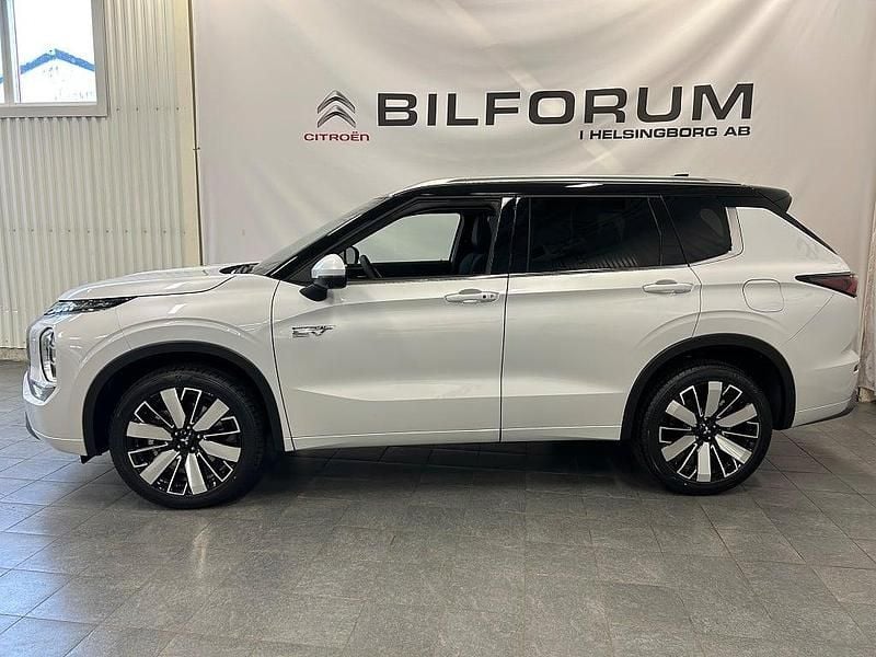 Ny Mitsubishi Outlander P-HEV Instyle 136 HK (100 kW) 2025 Vit SUV