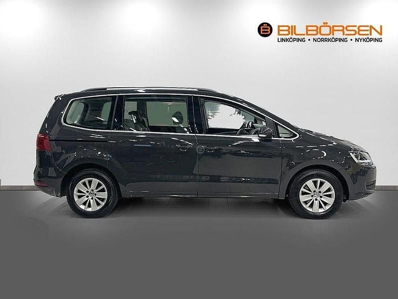 Begagnad VW Sharan 150 HK (110 kW) 2015 Mgrå Minibuss