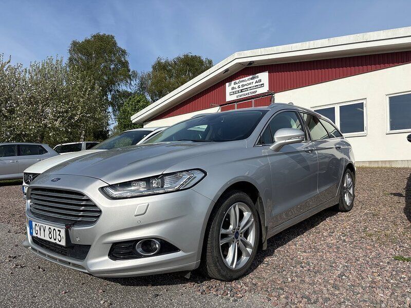 Grå Begagnad 2016 Ford Mondeo Business Edition Kombi | 159 000 kr (Dyr) - Bild 1/4
