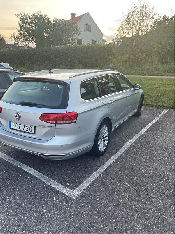 Silver Begagnad 2015 VW Passat Kombi | 120 000 kr (Bra pris) - Bild 1/4
