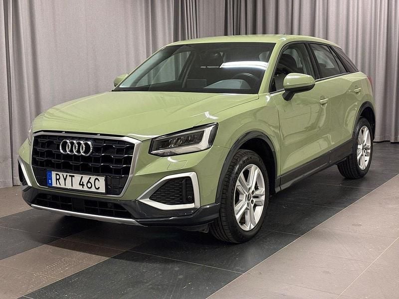 Grön Begagnad 2020 Audi Q2 Advanced Plus SUV | 229 900 kr (Marknadspris) - Bild 1/3