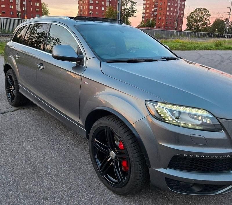 Grå Begagnad 2012 Audi Q7 S-Line SUV | 175 000 kr (Bra pris) - Bild 1/4