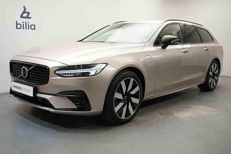 Grå Begagnad 2025 Volvo V90 Kombi | 479 900 kr (Marknadspris) - Bild 1/1