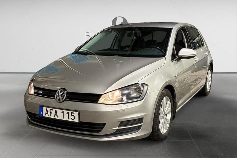 Begagnad VW Golf VII 110 HK (80 kW) 2015 Silver Halvkombi