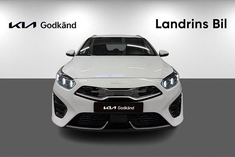 Begagnad Kia Ceed Sportswagon Advance 141 HK (103 kW) 2022 Vit pearl metallic Kombi