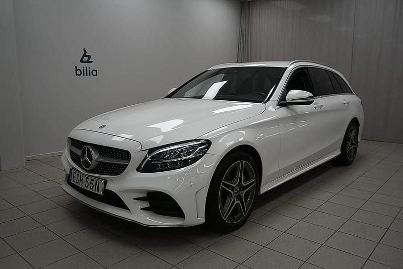 Vit Begagnad 2019 Mercedes C220 AMG line Kombi | 219 900 kr (Marknadspris) - Bild 1/3