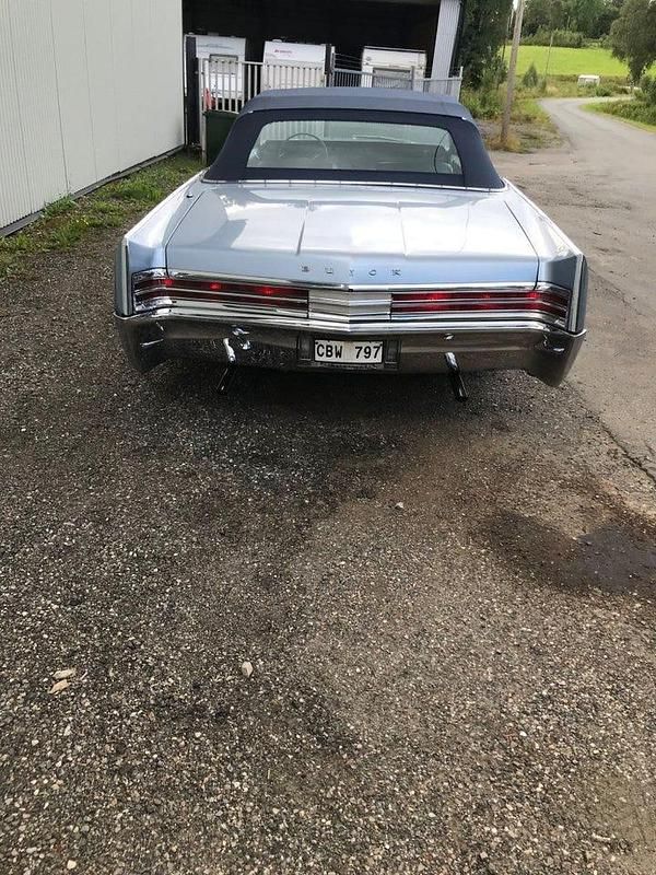 Begagnad Buick Electra 225 360 HK (264 kW) 1965 Blåmet Cab