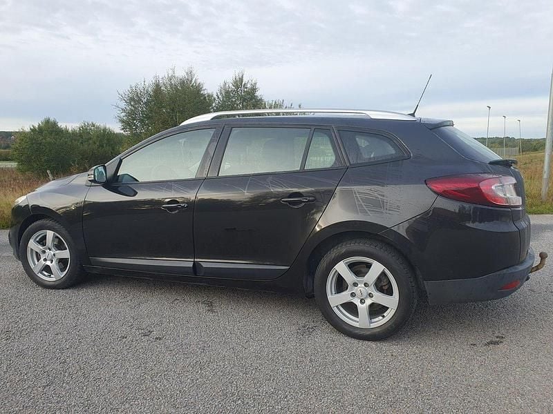 Svart Begagnad 2011 Renault Mégane GrandTour Kombi | 41 000 kr (Marknadspris) - Bild 1/4