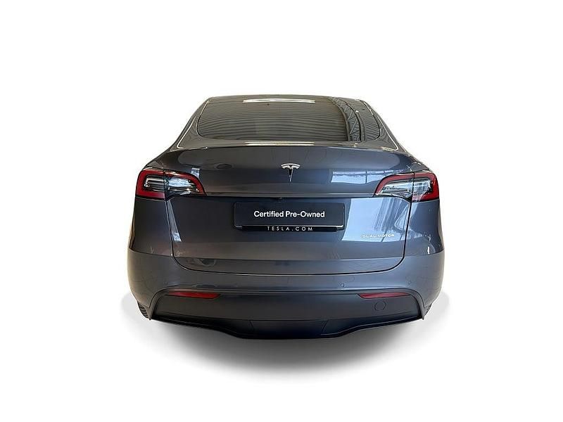 Begagnad Tesla Model Y Long Range AWD 378 kW (514 HK) 2022 Grå SUV