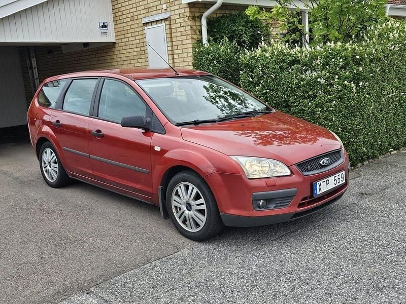 Röd Begagnad 2006 Ford Focus Kombi | 18 500 kr - Bild 1/4