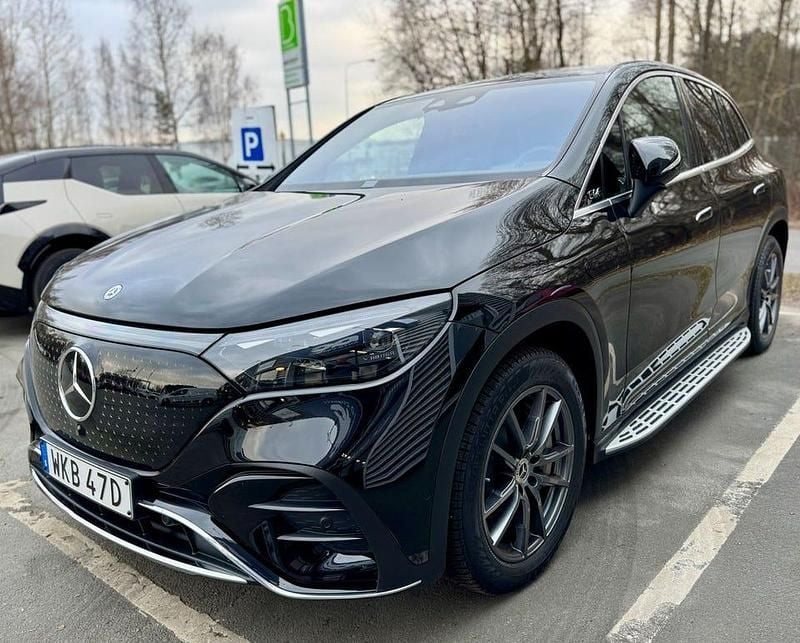 Svart Begagnad 2023 Mercedes EQE500 AMG line SUV | 765 000 kr (Marknadspris) - Bild 1/4