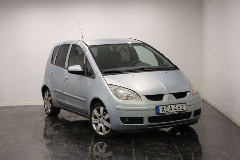 Blå Begagnad 2005 Mitsubishi Colt Halvkombi | 29 900 kr (Lite dyr) - Bild 1/4