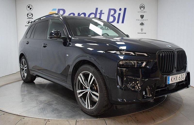 Svart Begagnad 2025 BMW X7 M Sport SUV | 1 195 000 kr (Marknadspris) - Bild 1/3