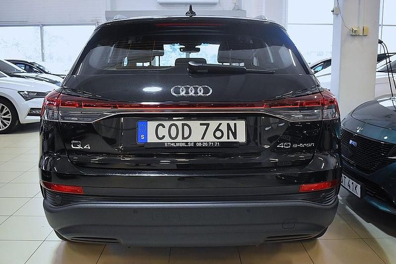 Begagnad Audi Q4 e-tron Proline 150 kW (204 HK) 2022 Myth black metallic SUV