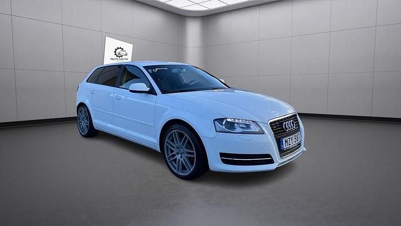 Begagnad Audi A3 Sportback Attraction 105 HK (77 kW) 2012 Vit Halvkombi