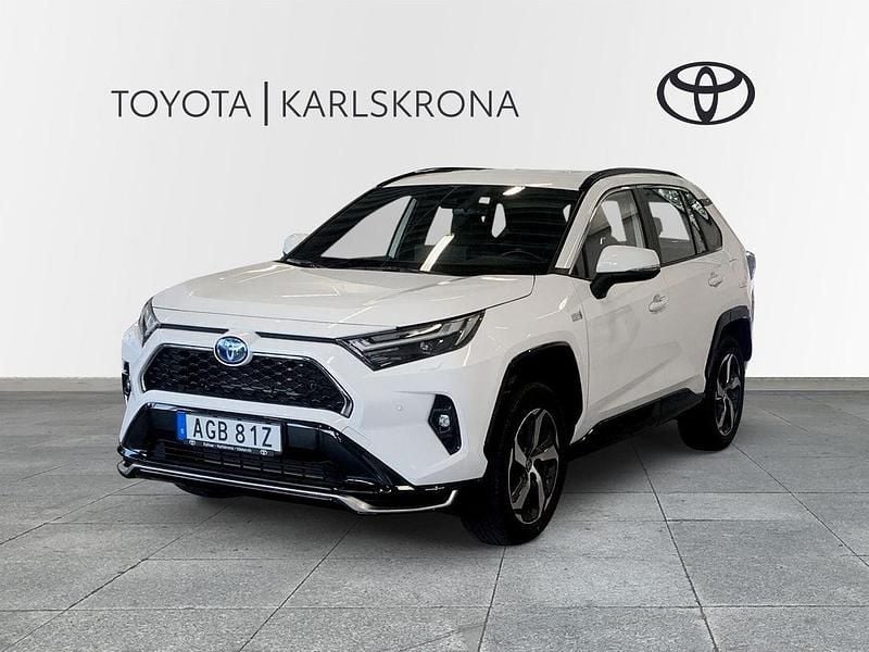 Vit Begagnad 2023 Toyota RAV4 Hybrid SUV | 469 000 kr (Marknadspris) - Bild 1/3