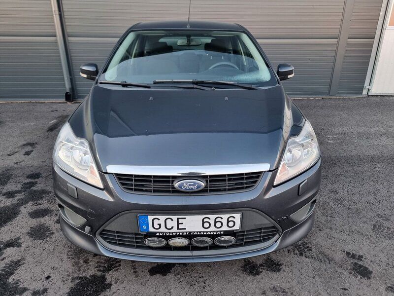 Mörkgrå Begagnad 2008 Ford Focus Platinum Halvkombi | 36 900 kr (Lite dyr) - Bild 1/4