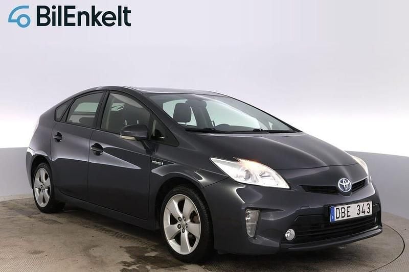 Grå Begagnad 2013 Toyota Prius | 119 800 kr (Superpris) - Bild 1/4
