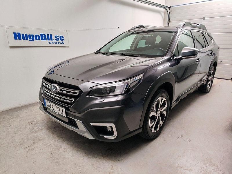Grå Begagnad 2022 Subaru Outback SUV | 369 500 kr (Marknadspris) - Bild 1/4